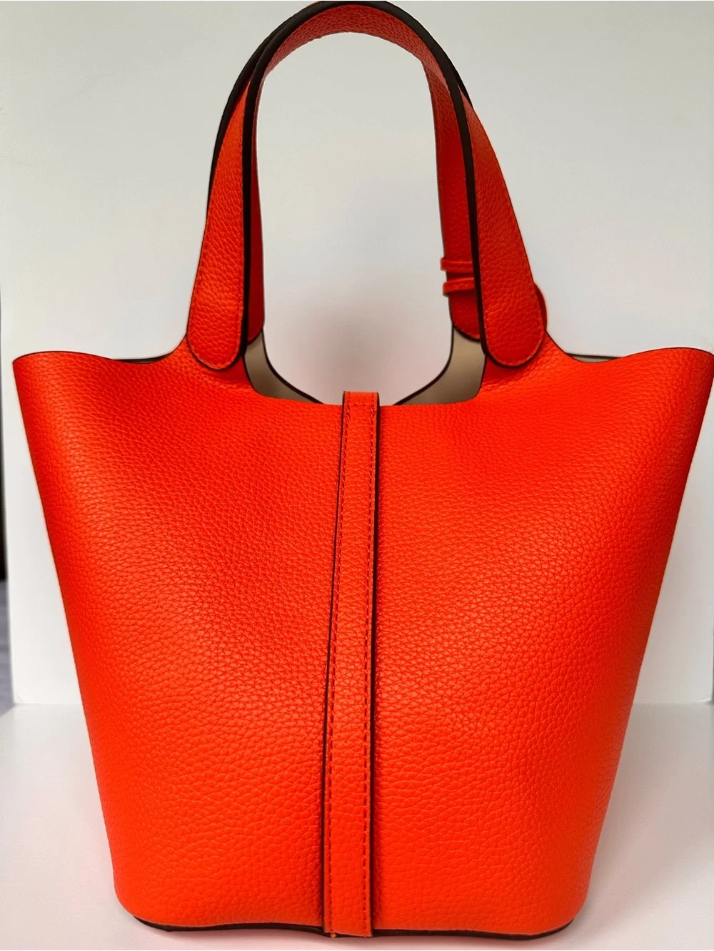 NEW Red Orange Bucket Tote Vegan Leather Silver Hardware Horse Charm - Picture 6 of 8